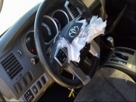 2013 TOYOTA TACOMA SILVER EXTD CAB 2.7L AT 2WD.  Z24864